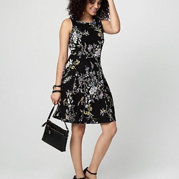 Black Floral Print SIZE 2 DRESS BY LE CHATEAU - Picture 1 of 2